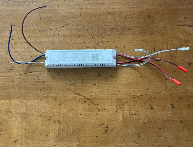 LED-драйвер 240W (40-60Вт × 4 канала) для двухцветной люстры