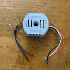 Двухканальный LED драйвер DC18–26V 2000mA для двухцветной ленты в люстрах и светильниках