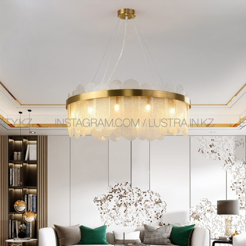 Современная круглая хрустальная люстра 80см с матовыми стеклами.