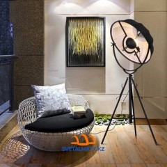 Настраиваемая студийная лампа со спутником размер M