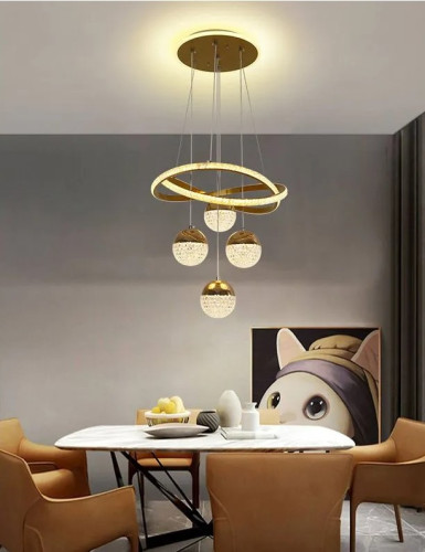 Подвесная люстра на 4 шара и кольцо. Цвет золото 