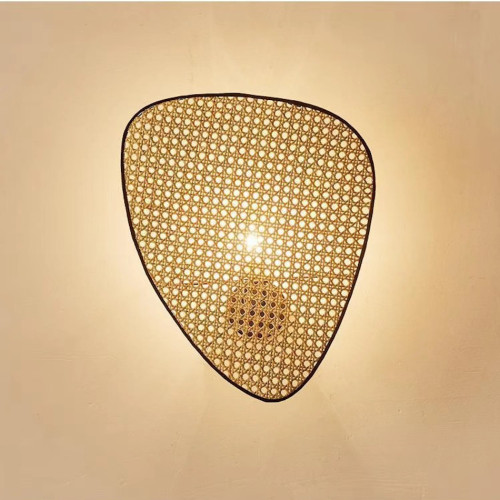 Бра с плетением из бамбука