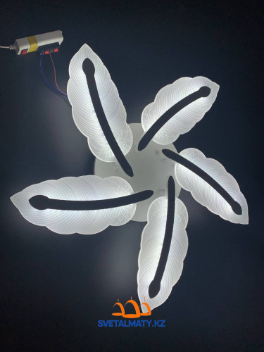 Креативная LED люстра из перьев 7245-5