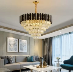 Подвесная люстра хрустальная черная с золотыми вставками. Цоколь Е14. Диаметр 80см