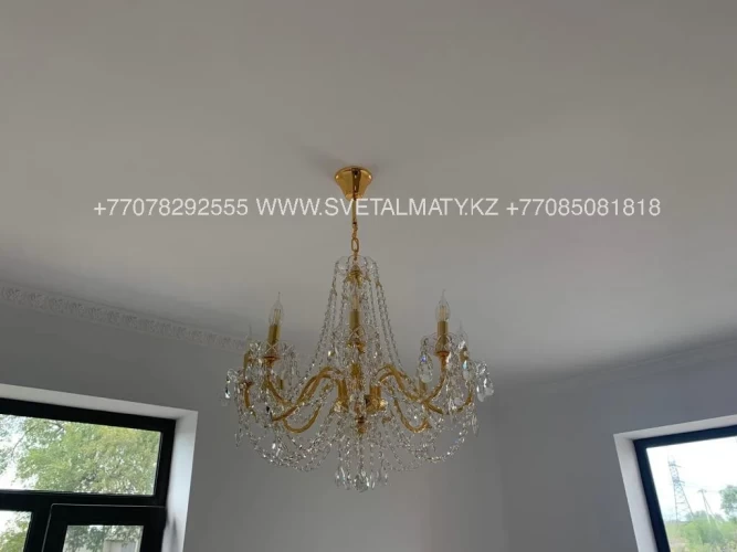 Классическая люстра на 8 рожков