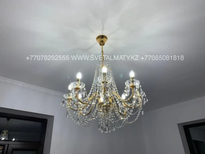 Классическая люстра на 8 рожков