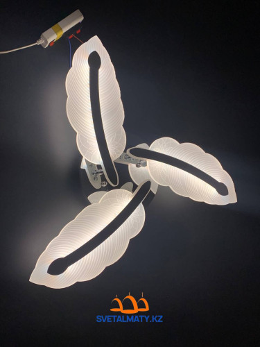 Креативная LED люстра из перьев 7245-3 CR